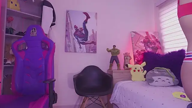 madelyn rose  online show from April 14, 6:03 pm