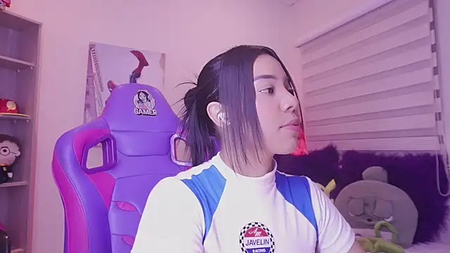 madelyn rose  online show from April 18, 7:58 pm