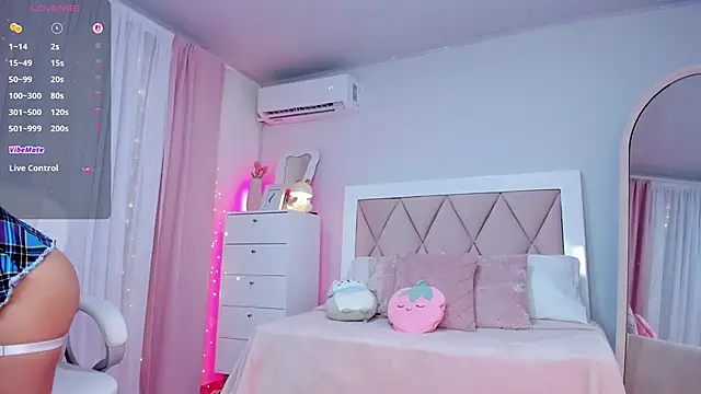 Snapshot of ania_sweet18 chatting on February 28, 12:21 am ania sweet18 online show from February 28, 12:21 am