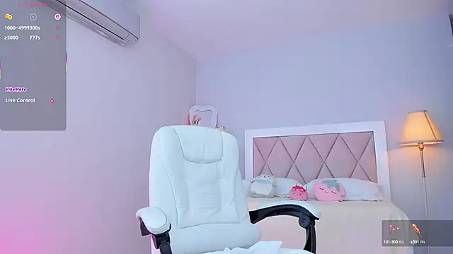 Snapshot of ania_sweet18 chatting on September 24, 12:58 am ania sweet18 online show from September 24, 12:58 am