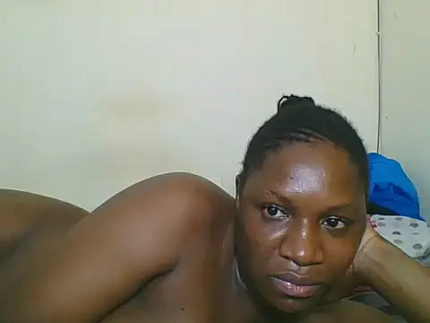 Snapshot of Prettyface25 chatting on May 8, 11:32 pm Prettyface25 online show from May 8, 11:32 pm