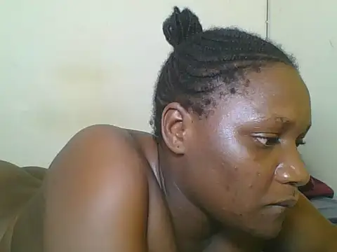Snapshot of Prettyface25 chatting on May 10, 10:48 pm Prettyface25 online show from May 10, 10:48 pm