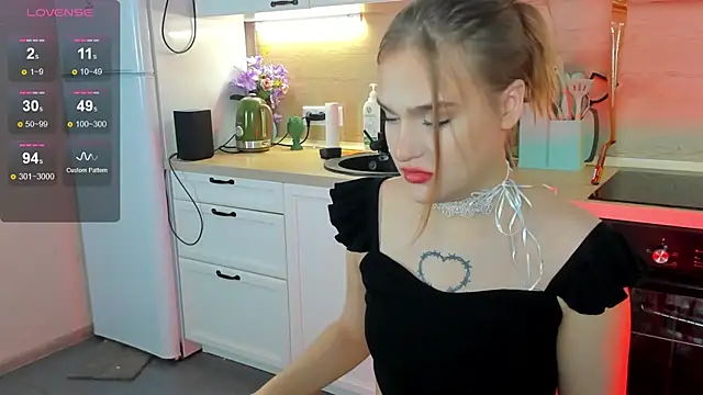 CarolineLovers online show from December 13, 10:55 pm