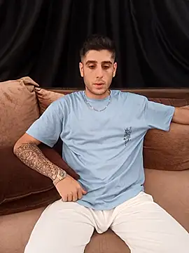 arenn1997 online show from October 15, 12:05 pm