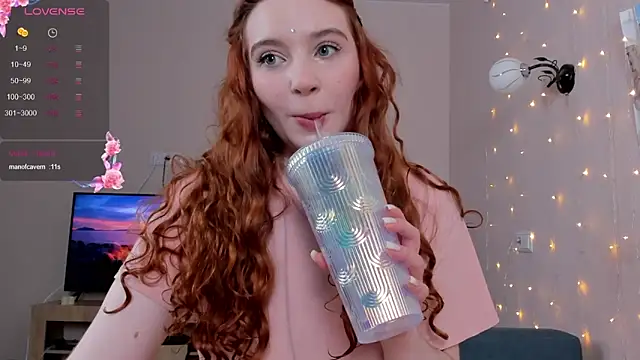 Snapshot of cinnabon_girls chatting on January 6, 3:29 pm cinnabon girls online show from January 6, 3:29 pm