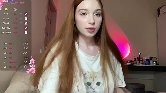 Snapshot of cinnabon_girls chatting on February 5, 10:33 pm cinnabon girls online show from February 5, 10:33 pm