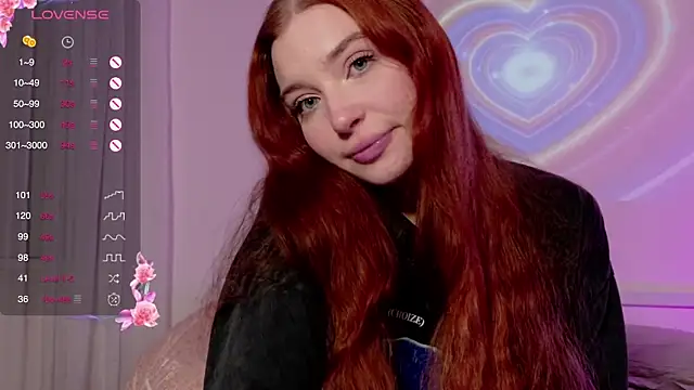 Snapshot of cinnabon_girls chatting on March 7, 8:44 pm cinnabon girls online show from March 7, 8:44 pm