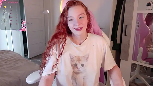 Snapshot of cinnabon_girls chatting on October 20, 12:05 pm cinnabon girls online show from October 20, 12:05 pm