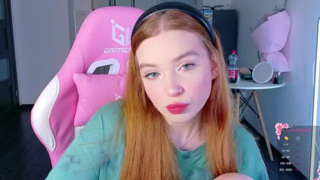 cinnabon girls online show from March 25, 3:29 pm