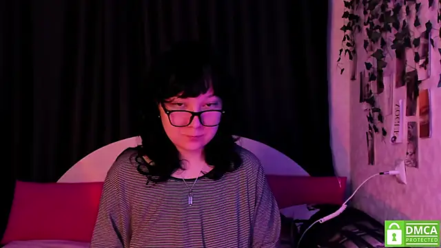 dreamgirllovee online show from December 15, 11:20 pm