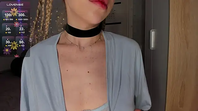 Snapshot of Hannah_Carr chatting on February 20, 12:19 am Hannah Carr online show from February 20, 12:19 am