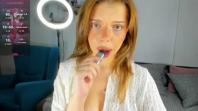 Snapshot of Hannah_Carr chatting on October 7, 7:00 pm Hannah Carr online show from October 7, 7:00 pm