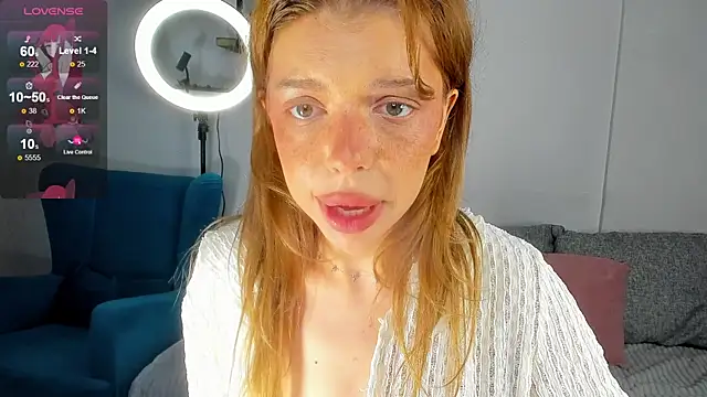 Snapshot of Hannah_Carr chatting on October 9, 7:23 pm Hannah Carr online show from October 9, 7:23 pm