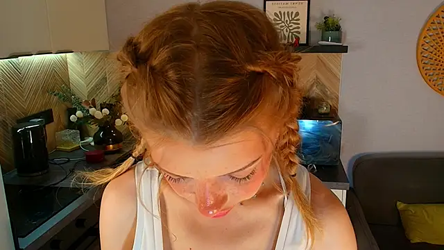 Snapshot of Hannah_Carr chatting on June 12, 2:49 pm Hannah Carr online show from June 12, 2:49 pm