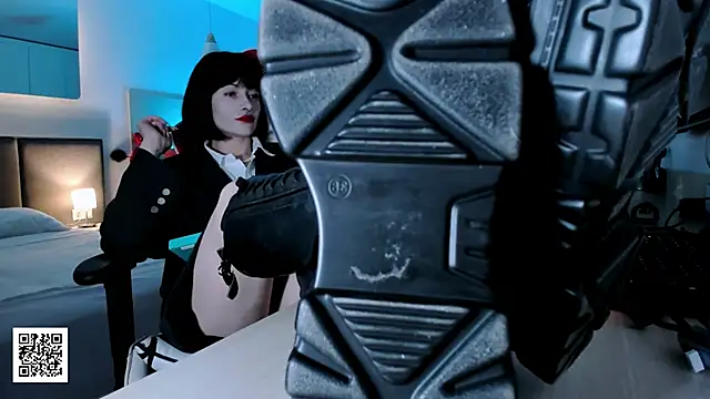  Goddess Misha  online show from November 6, 9:15 pm