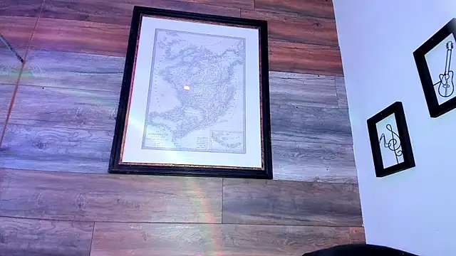 Snapshot of lau-333 chatting on January 4, 7:55 pm lau-333 online show from January 4, 7:55 pm