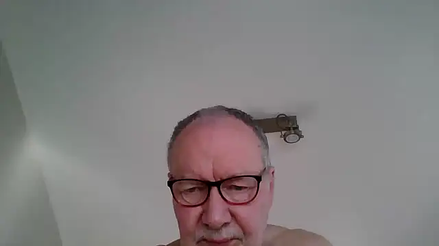 Snapshot of jimmybenido chatting on April 24, 4:42 pm jimmybenido online show from April 24, 4:42 pm