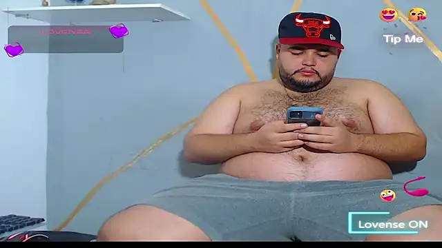 Snapshot of damian_chubby chatting on September 17, 3:46 pm damian chubby online show from September 17, 3:46 pm