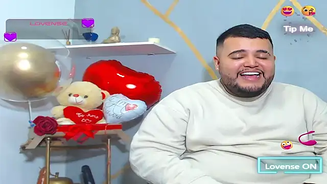 Snapshot of damian_chubby chatting on September 20, 11:28 pm damian chubby online show from September 20, 11:28 pm