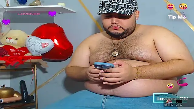 Snapshot of damian_chubby chatting on September 21, 5:03 pm damian chubby online show from September 21, 5:03 pm