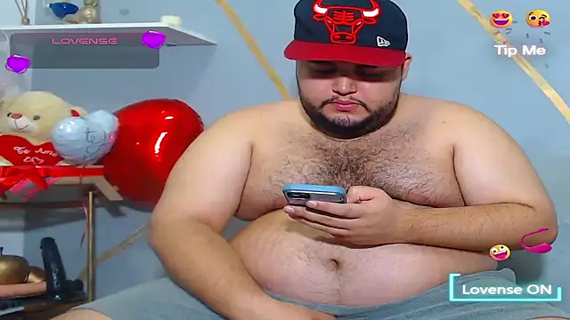 Snapshot of damian_chubby chatting on September 24, 8:56 pm damian chubby online show from September 24, 8:56 pm