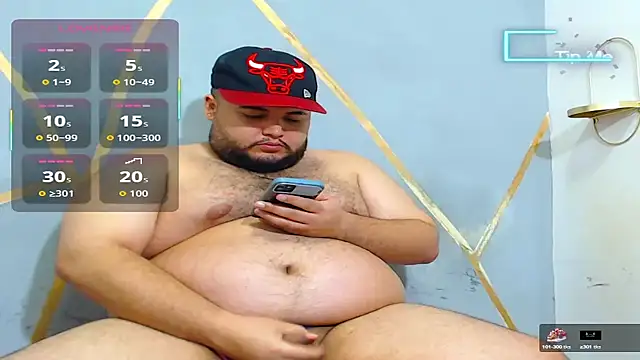 Snapshot of damian_chubby chatting on October 12, 10:09 pm damian chubby online show from October 12, 10:09 pm