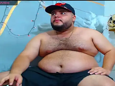 Snapshot of damian_chubby chatting on October 23, 8:13 am damian chubby online show from October 23, 8:13 am