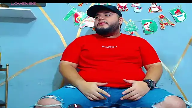 Snapshot of damian_chubby chatting on November 29, 3:42 am damian chubby online show from November 29, 3:42 am