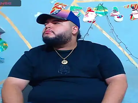 Snapshot of damian_chubby chatting on December 14, 7:07 pm damian chubby online show from December 14, 7:07 pm