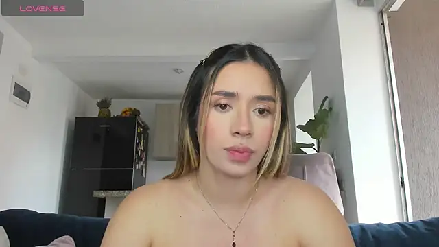Snapshot of honeyann08 chatting on February 18, 6:15 pm honeyann08 online show from February 18, 6:15 pm