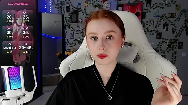 Snapshot of Meow_babe chatting on December 5, 9:06 am Meow babe online show from December 5, 9:06 am