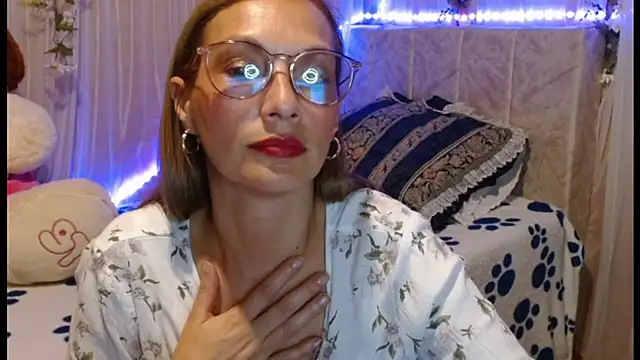 italagomez  online show from January 10, 11:18 pm