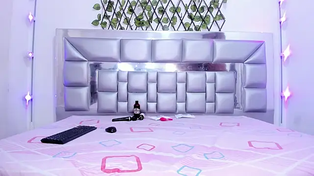 Snapshot of sweetebonny1 chatting on February 27, 5:46 pm sweetebonny1 online show from February 27, 5:46 pm