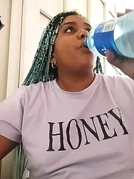 ELLA KELLY online show from March 20, 12:00 pm