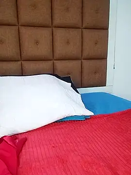 ELLA KELLY online show from September 30, 11:59 am