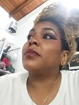 ELLA KELLY online show from February 7, 11:58 am