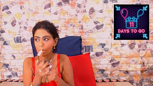 Snapshot of EroticSexyStripper chatting on February 28, 7:05 am EroticSexyStripper online show from February 28, 7:05 am