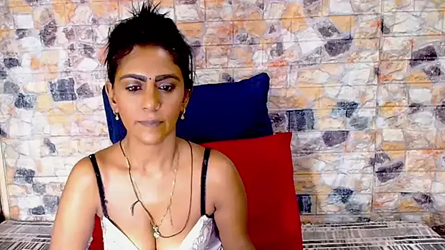 Snapshot of EroticSexyStripper chatting on March 6, 5:54 pm EroticSexyStripper online show from March 6, 5:54 pm