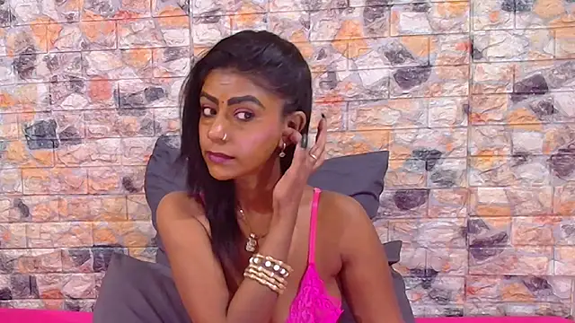 Snapshot of EroticSexyStripper chatting on October 22, 3:18 am EroticSexyStripper online show from October 22, 3:18 am