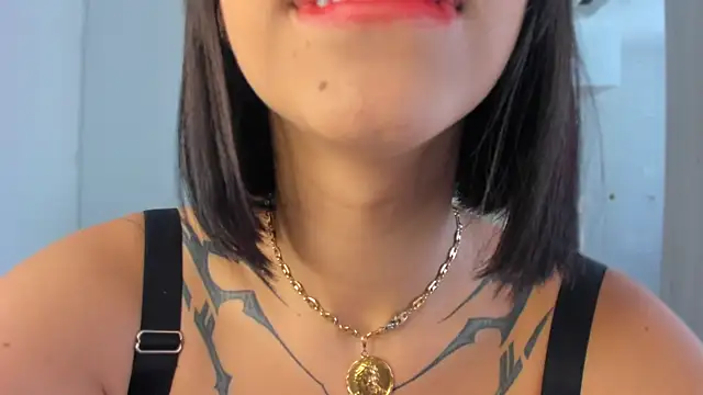 Snapshot of MelodyAdamss chatting on March 9, 8:10 pm MelodyAdamss online show from March 9, 8:10 pm