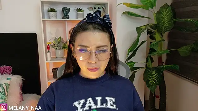 melany naa online show from October 14, 2:01 am