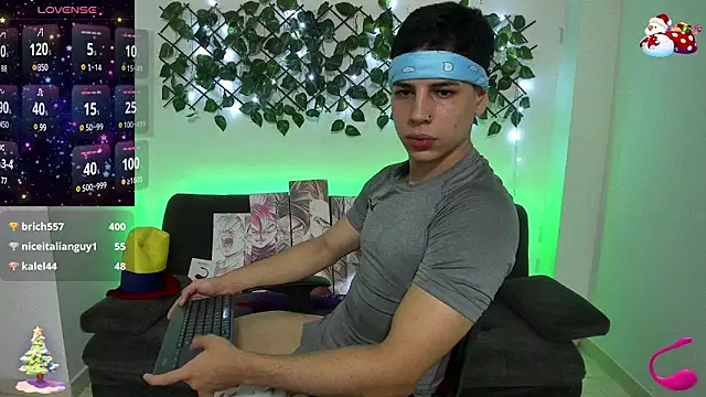 Snapshot of jonathanjoestar_ chatting on December 30, 12:43 am jonathanjoestar  online show from December 30, 12:43 am