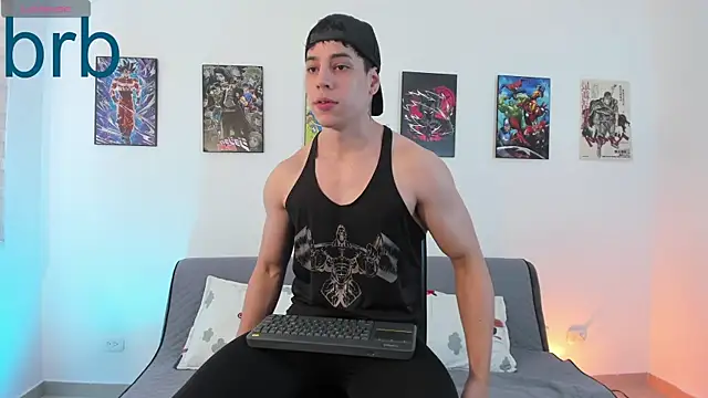 Snapshot of jonathanjoestar_ chatting on May 7, 10:15 pm jonathanjoestar online show from May 7, 10:15 pm