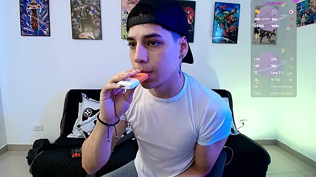 Snapshot of jonathanjoestar_ chatting on May 15, 8:27 pm jonathanjoestar online show from May 15, 8:27 pm