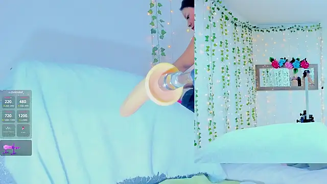 Tiffanny Love  online show from October 24, 8:55 am