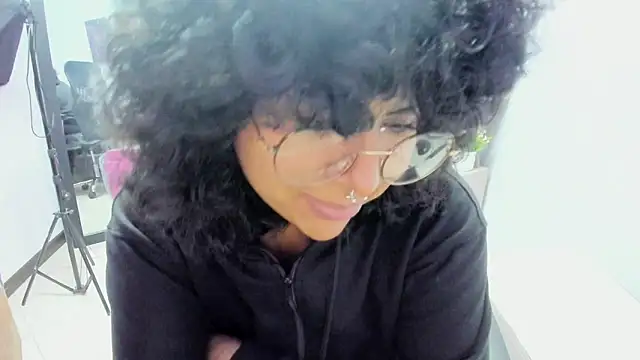 kuromi69 online show from December 17, 3:56 am