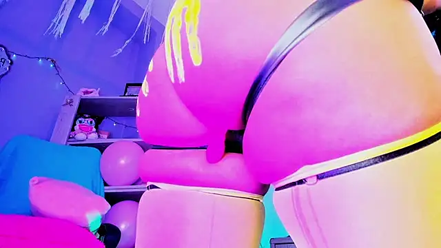 kuromi69 online show from April 19, 5:01 pm