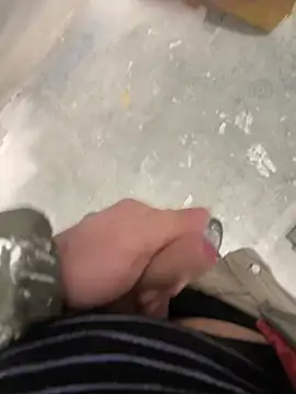 Snapshot of dimitriei chatting on January 10, 7:35 am dimitriei online show from January 10, 7:35 am