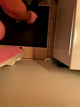 Snapshot of dimitriei chatting on October 17, 8:33 pm dimitriei online show from October 17, 8:33 pm