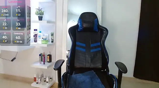 -MiaDelight- online show from March 20, 1:59 pm